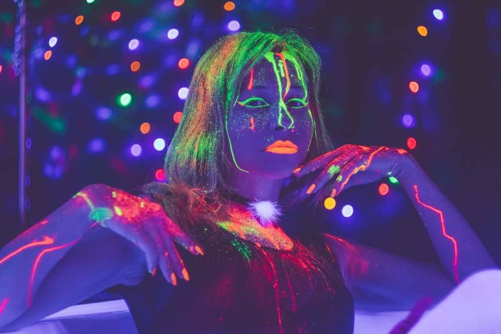 Glow in the dark face paint