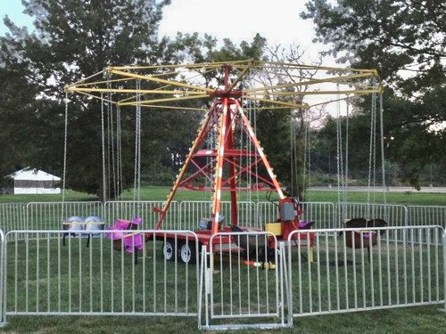 Intermediate Swing Ride with Lights for Community Event